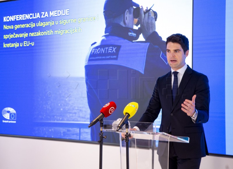 Tiskovna konferencija eurozastupnika Karla Resslera