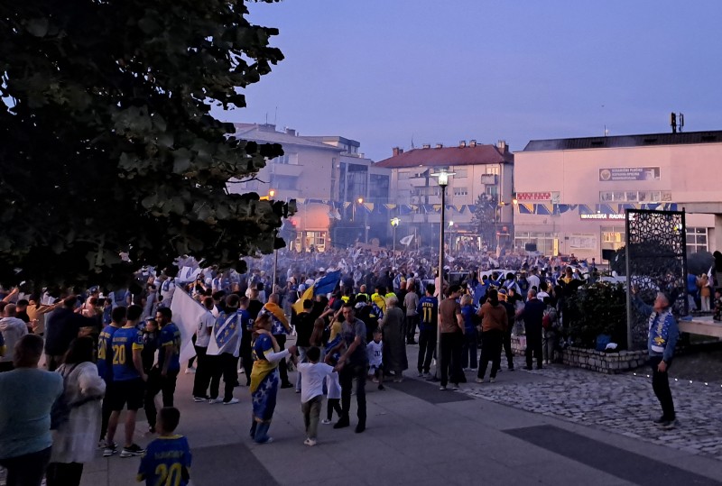Praćenje utakmice reprezentacije BiH u Gradačcu