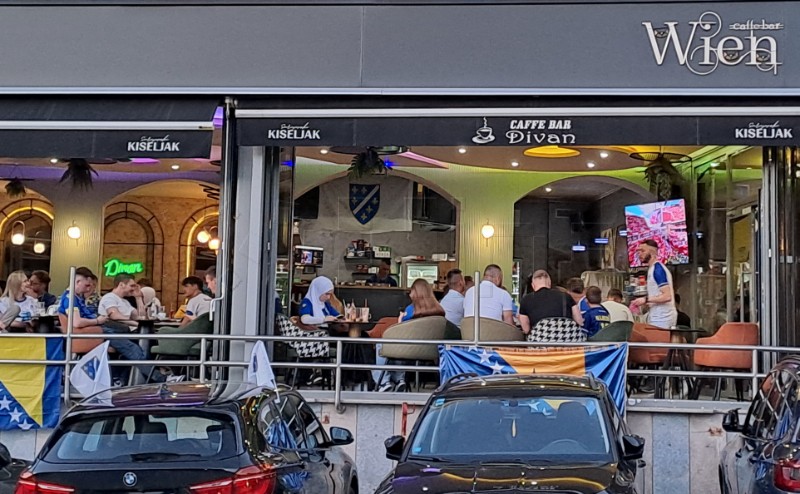 Praćenje utakmice reprezentacije BiH u Gradačcu
