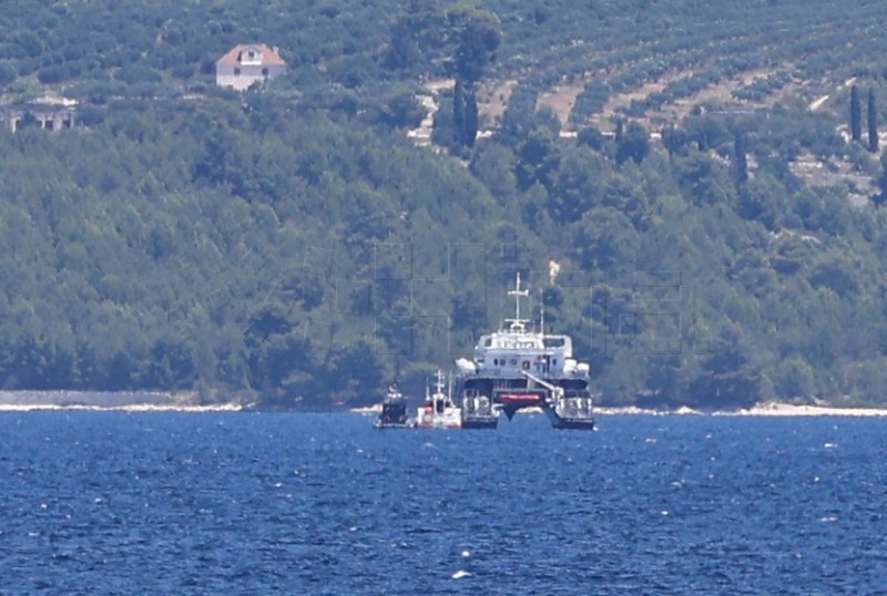 Policija: Između Šolte i Brača sudarili su se katamaran i jedrilica, ima ozlijeđenih