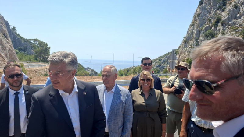 Plenković obišao novu prometnicu na Hvaru