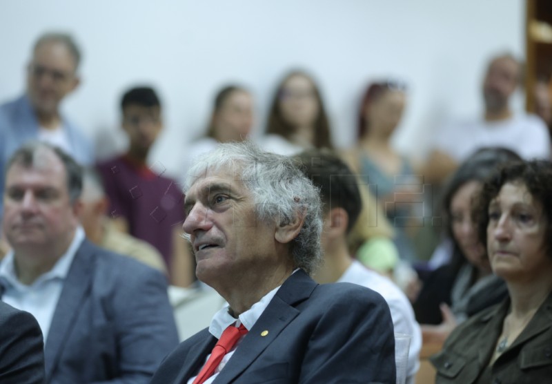 ISPRAVAK VIJESTI: Nobelovac Martinis u Zagrebu: Uvjeren sam...