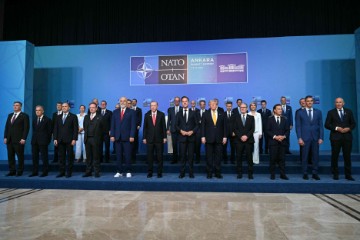 TURKEY-US-NATO-SUMMIT-DEFENCE