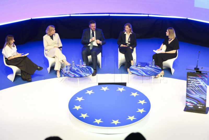 Konferencija "Pobijediti u globalnoj tehnološkoj utrci"