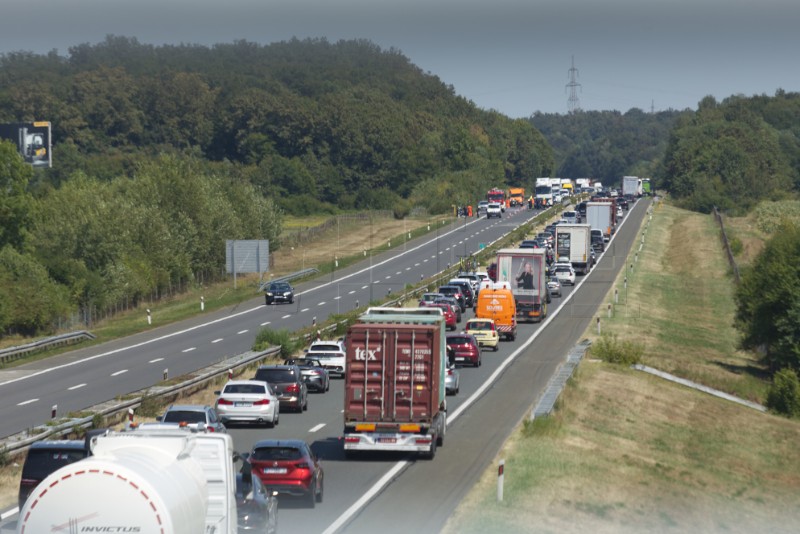 Prometna nesreća na autocesti A1 između naplate Lučko i čvora Donja Zdenčina