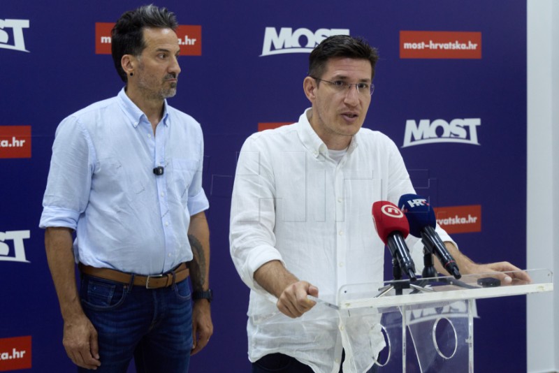 Zastupnici Mosta o kaznenoj prijavi zbog ekološkog kriminala u Lici