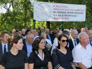 U Uštici obilježen Međunarodni dan sjećanja na romske žrtve genocida