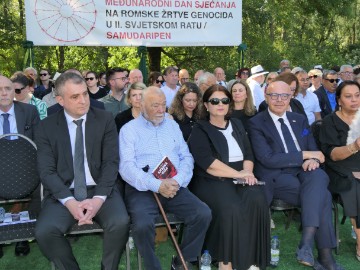 U Uštici obilježen Međunarodni dan sjećanja na romske žrtve genocida