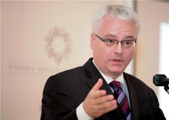 Josipović: Bajić bi "završio u loncu da je ranije zakukurikao"                                                                                                                                                                                  