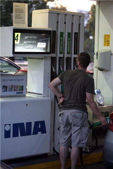 Cijene benzina i eurodizela više od pet do deset lipa                                                                                                                                                                                           