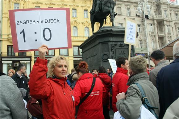 Javni prosvjed udruge Roda "Spašavam zagrebački proračun"                                                                                                                                                                                       