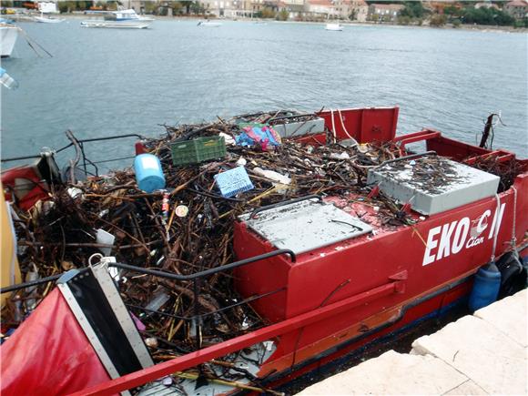 Oćišćene uvale Prapratno, Zamali i Trstenik                                                                                                                                                                                                     