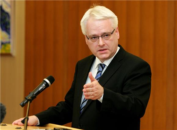 Josipović: većina stranaka za jasno definiranje datuma izbora (kraća)                                                                                                                                                                           