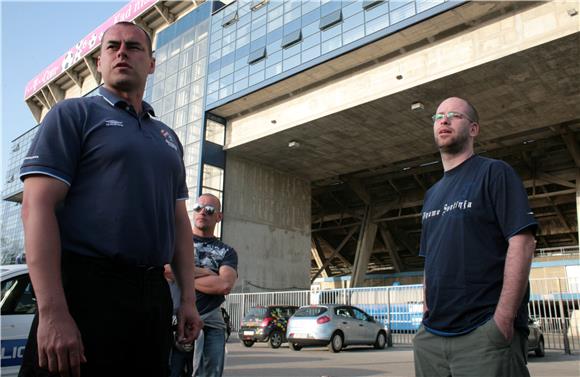 Navijači Dinama kampiraju ispred stadiona                                                                                                                                                                                                       