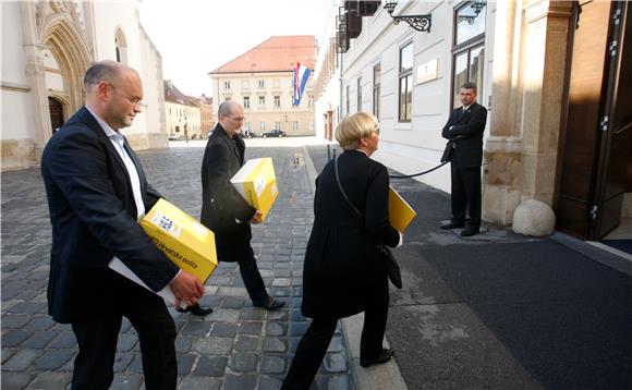 HSLS-ovci vladi predali peticiju s više od 75 tisuća potpisa                                                                                                                                                                                    