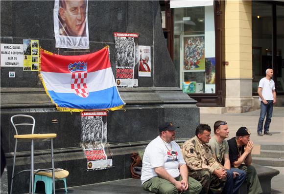 Branitelje koji prosvjeduju glađu primit će L. Bebić                                                                                                                                                                                            