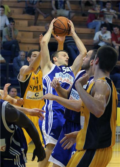 PH: Cibona - Zagreb CO  95:101                                                                                                                                                                                                                  