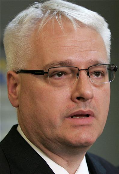 Predsjednik Ivo Josipović  o pozivu Tadiću                                                                                                                                                                                                      