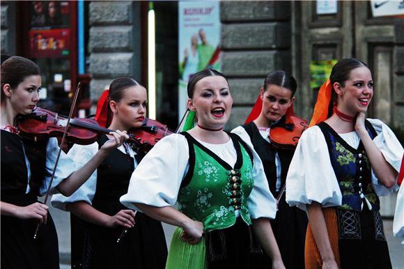 U Karlovcu počeo Međunarodni festival folklora                                                                                                                                                                                                  