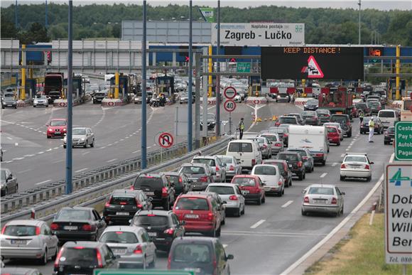 HAK: kolone na izlazima za Zagreb i GP Macelj                                                                                                                                                                                                   