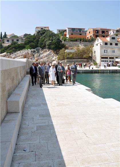 Premijerka Kosor otvorila Arhivski sabirni centar na Korčuli                                                                                                                                                                                    