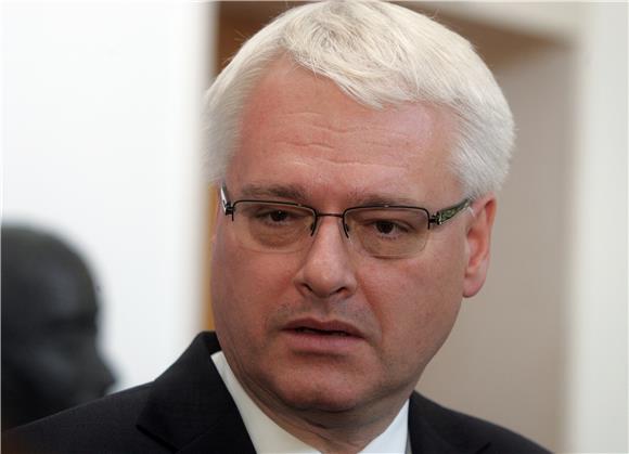 Josipović i Kosor na središnjoj proslavi Dana HRM (kraća verzija)                                                                                                                                                                               