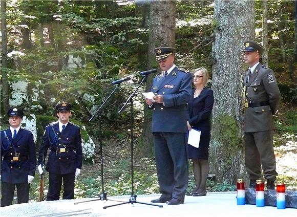 Otkriven spomenik ubijenim članovima obitelji Čorak                                                                                                                                                                                             