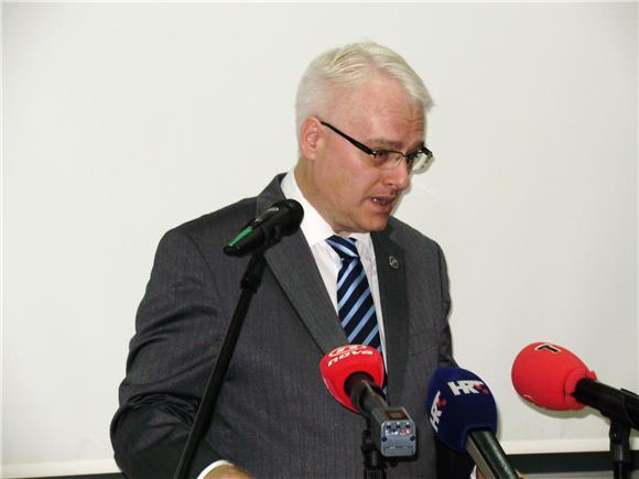 Josipović: Parlamentarne izbore raspisat ću vjerojatno u ponedjeljak                                                                                                                                                                            