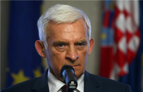 Buzek: EP će odobriti pristupni ugovor Hrvatske s EU-om                                                                                                                                                                                         