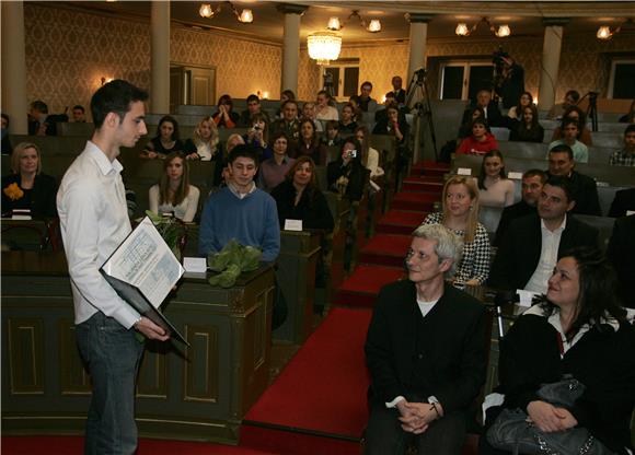 Dominiku Bartoloviću i Stjepanu Mrganiću uručene nagrade Luka Ritz                                                                                                                                                                              