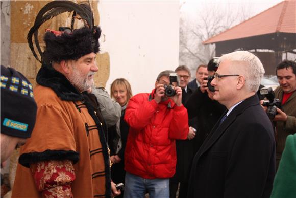 Josipović ne odustaje od ocjene ustavnosti zakona o ništetnosti                                                                                                                                                                                 