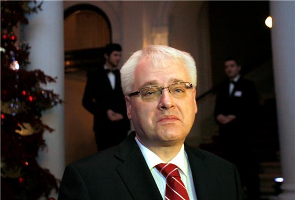 Josipović čestitao 2012. godinu                                                                                                                                                                                                                 