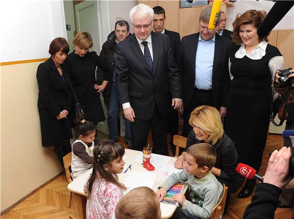 Josipović, Opačić i Mrsić u Dječjem dom                                                                                                                                                                                                         