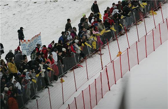 Na Sljemenu već 6.500 navijača                                                                                                                                                                                                                  