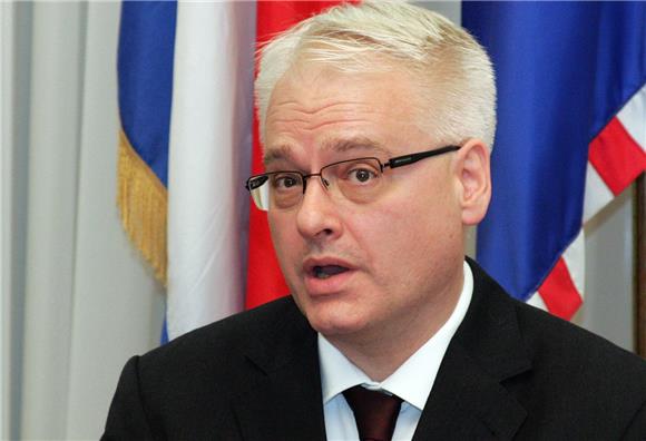 Josipović na Facebooku: ulaskom u EU ne gubimo suverenitet                                                                                                                                                                                      