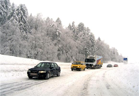 Snijeg u Gorskom kotaru, središnjoj Hrvatskoj, Lici i Slavoniji                                                                                                                                                                                 