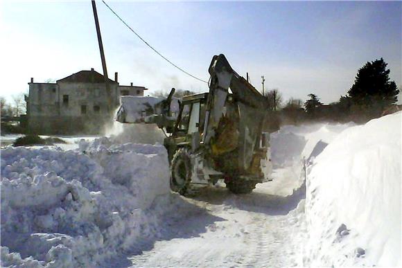 Na području Aržana nanosi snijega i do četiri metra                                                                                                                                                                                             