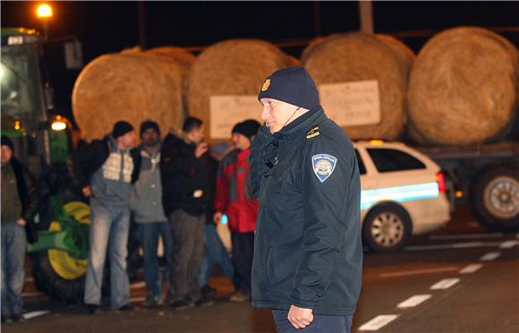 Pušteno tridesetak privedenih mljekara                                                                                                                                                                                                          