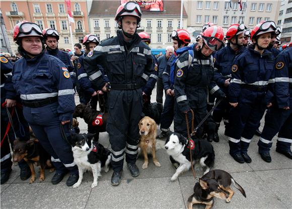 Zagreb: mimohod i postrojavanje pripadnika Civilne zaštite                                                                                                                                                                                      