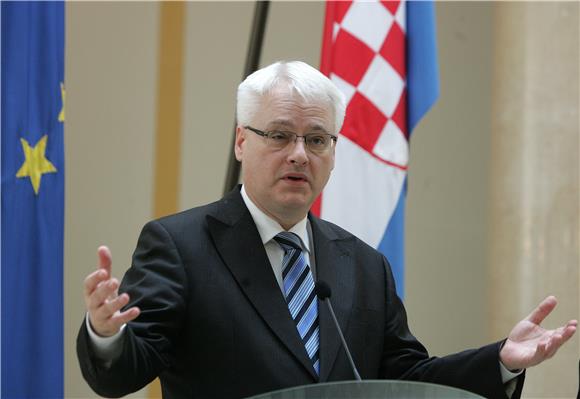 Josipović: Lagumdžijin potez možda "stranački"                                                                                                                                                                                                  