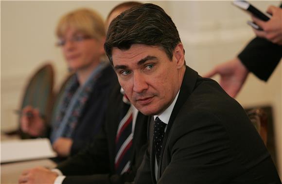 Premijer Milanović s predstavnicima Platforme 112                                                                                                                                                                                               