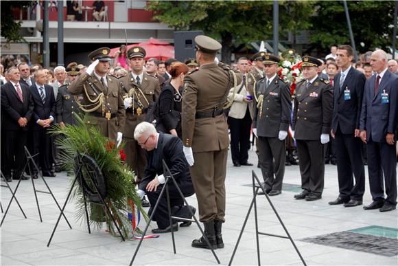 Josipović u Kninu položio vijenac                                                                                                                                                                                                               