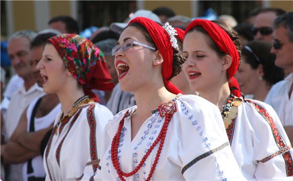 U svečanom mimohodu 46. đakovačkih vezova 4000 sudionika                                                                                                                                                                                        