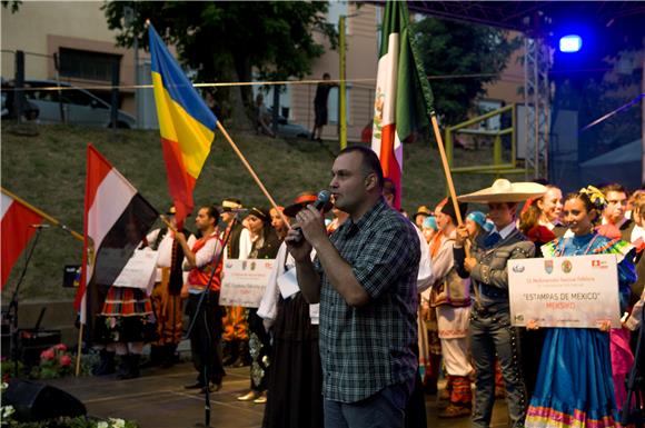 U Karlovcu otvoren 15. međunarodni festival folklora                                                                                                                                                                                            