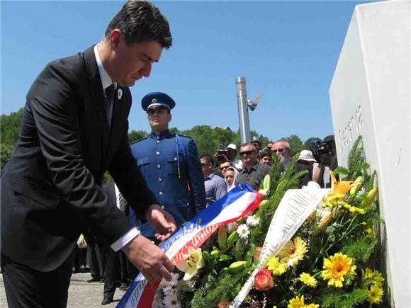 Milanović odao počast žrtvama Srebrenice                                                                                                                                                                                                        