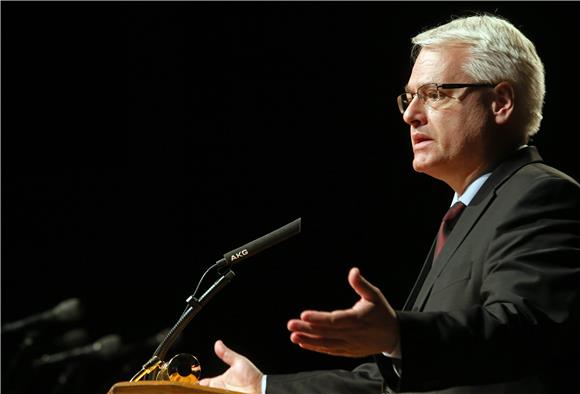 Josipović: prije ratifikacije utvrditi čija su bila sporna područja početkom 90-ih                                                                                                                                                              