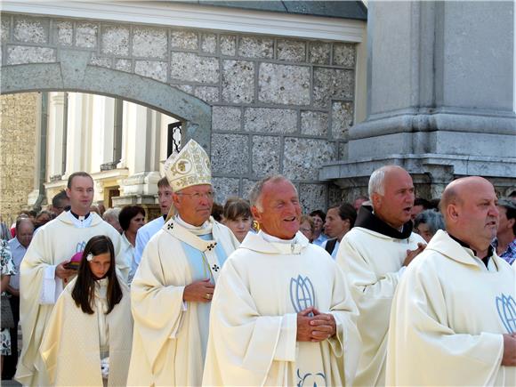 Slovenski biskupi pozvali na vjernost Crkvi                                                                                                                                                                                                     