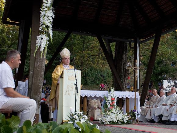 Bozanić: brak i obitelj osnova zdravog duštva                                                                                                                                                                                                   