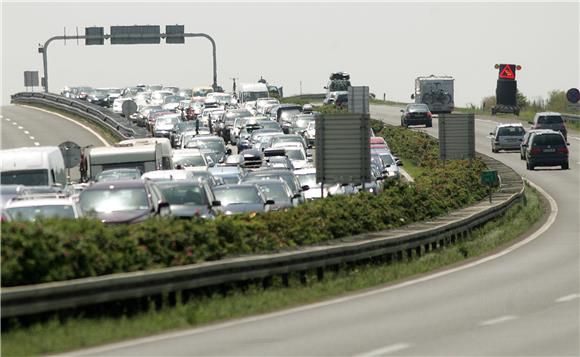 HAK: na izlazu s A1 u smjeru Zagreba kolona 4 km                                                                                                                                                                                                