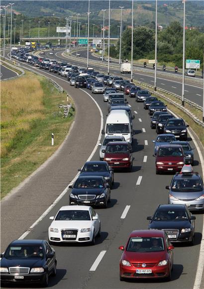 Zbog lančanog sudara kolona na A1                                                                                                                                                                                                               